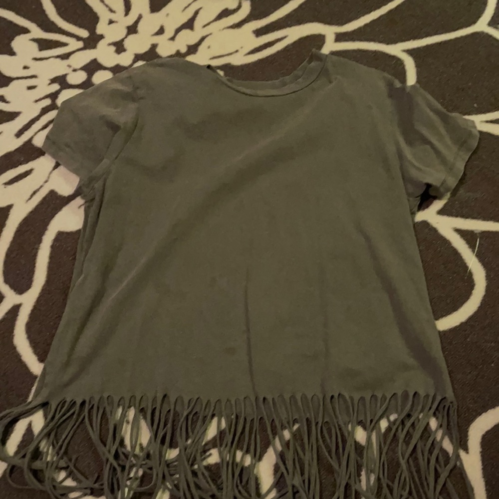 Grey tshirt